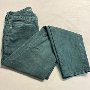 American Eagle Mom Straight Leg Jeans